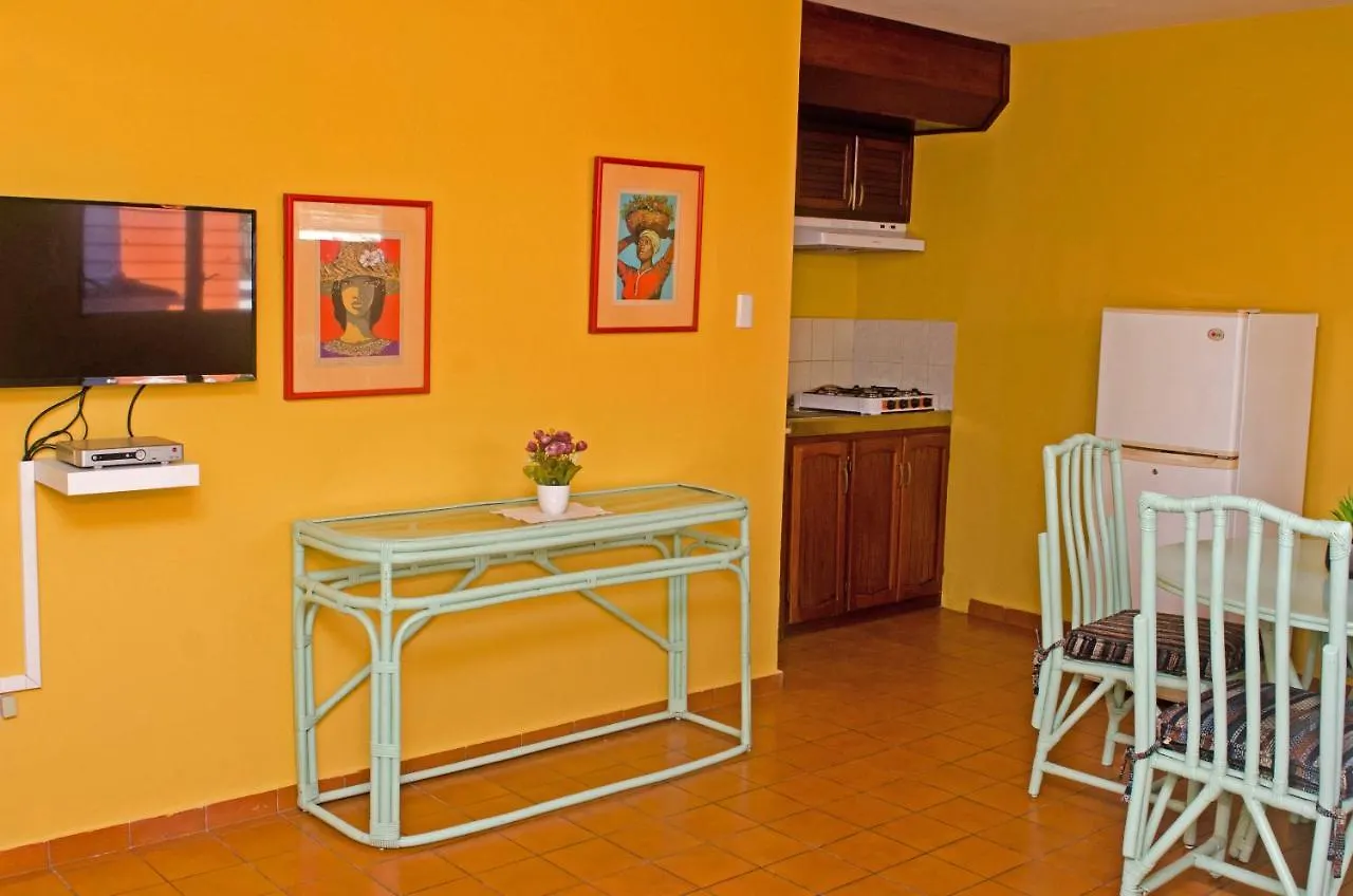 Apartahotel Condo Carey Boca Chica Apartment